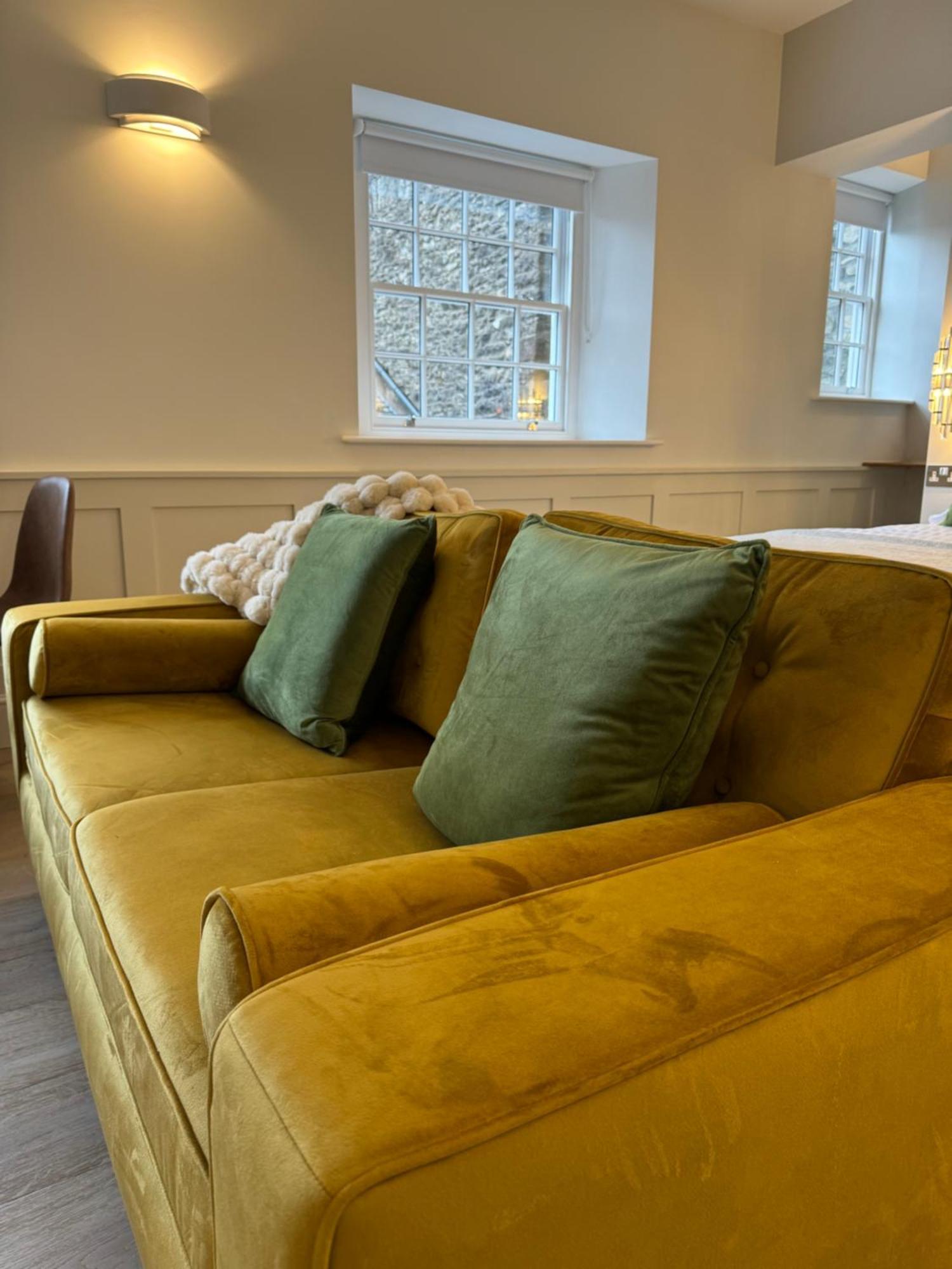 Town Centre Apartment *